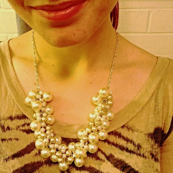 Chunky Tan Pearl Necklace - Picture 4 of 4